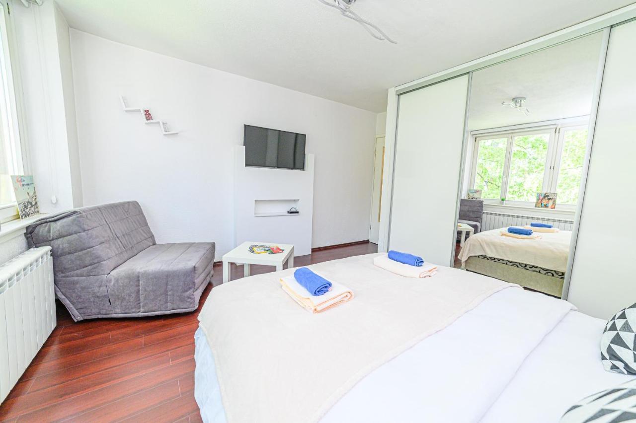 Beautiful Cozy Studio Close To City Center Apartment Sarajevo Exterior foto
